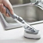 Višenamenska Četka Sa Dozatorom