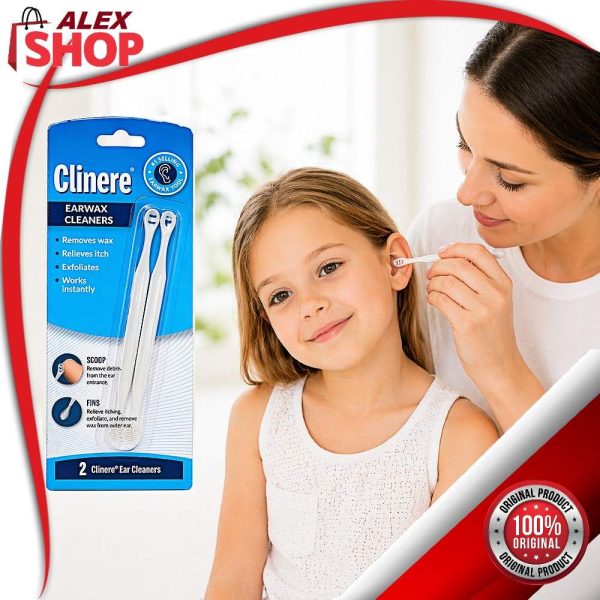 majka čisti uho detetu silikonskim setom za čišćenje ušiju