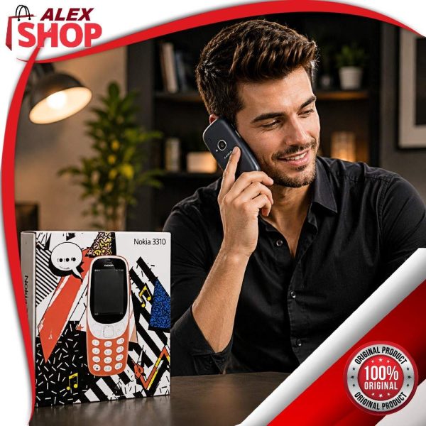Muškarac koristi Nokia 3310 retro telefon sa 2 SIM kartice u modernom enterijeru