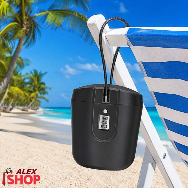 Vodootporni sef za plažu pričvršćen čeličnom sajlom za ležaljku pored mora