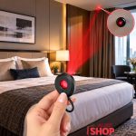 Infracrveni detektor skrivenih kamera otkriva objektiv kamere u hotelskoj sobi
