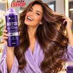 Nasmejana žena sa dugom, bujnom i sjajnom smeđom kosom drži LUXELUX Botox Silky & Smooth šampon 760 ml i pokazuje svoju kosu.